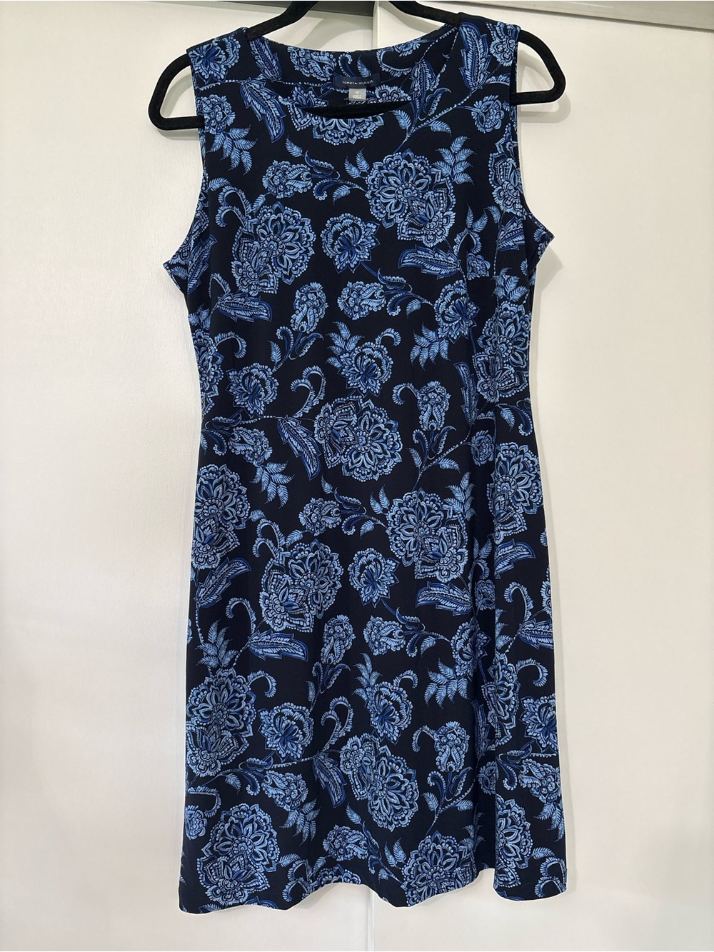 NWT Tommy Hilfiger size 10 Sleeveless Black & Blue Floral Swing Mini Dress